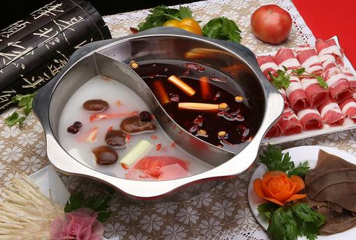 吃火锅喝白酒好吗?火锅时饮品选择指南