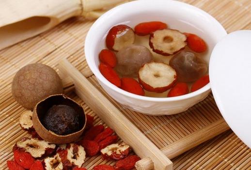 桂圓紅棗枸杞茶的功效與做法