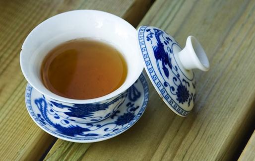 喝浓茶真的能解酒吗?科学解析与建议