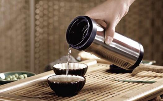 保温杯不可泡茶 警惕7大短命饮食习惯