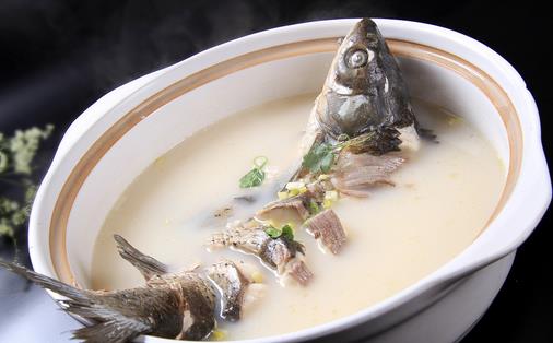 秋季貼秋膘 魚頭湯未必好 三高族群飲食注意