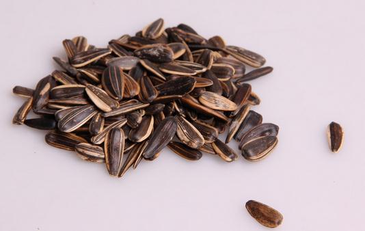 吃瓜子的好處與禁忌:哪些人不適合吃?