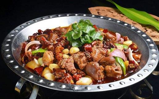 炖肉加豆蔻:提升美味与健胃祛湿的妙法