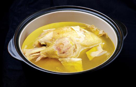 營養師解讀:炖雞湯最佳放鹽時機與技巧
