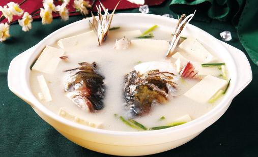 魚頭燉豆腐:美味與營養的完美結合