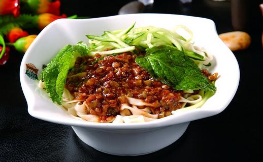夏日美味炸酱面:低油低盐升级版做法