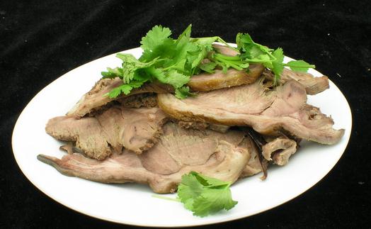 胡蘿卜狗肉煲的家常做法與食用禁忌