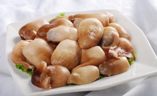 吃草菇的好处与做法大全
