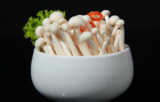 白玉菇的好處與春筍湯做法