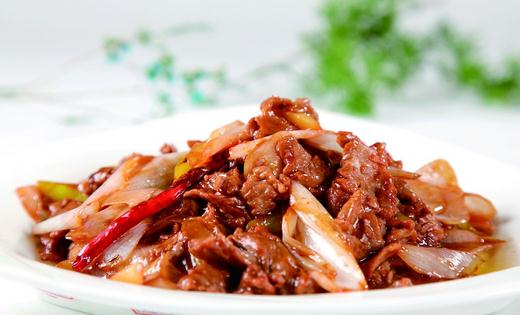 葱爆羊肉怎么做？营养功效与家常做法