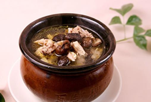 雞湯營養價值大揭曉！教你正確炖湯與掌握時間