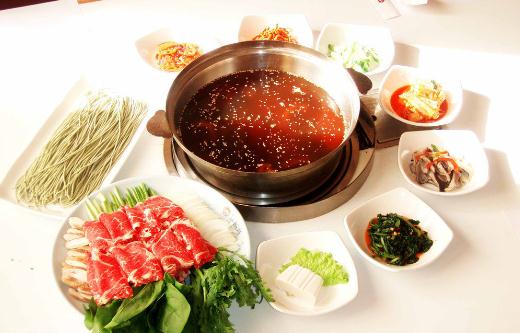 火鍋底料怎麼做？推薦5款養生湯底與吃菜搭配