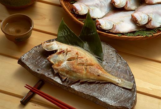 煎魚不粘鍋不掉皮:7個實用技巧與正確做法