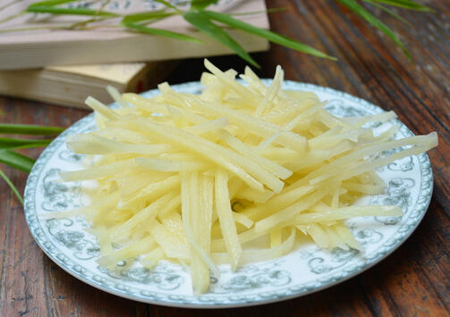 酸辣土豆丝的做法:快速切丝与烹饪技巧