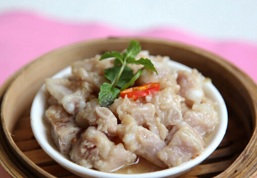 子姜雞汁蒸排骨：美味食譜與做法分享