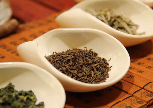 用茶葉炒菜更能解油膩-綠茶炒菜的好處 茶葉炒菜解油膩:綠茶、烏龍茶與紅茶的搭配指南