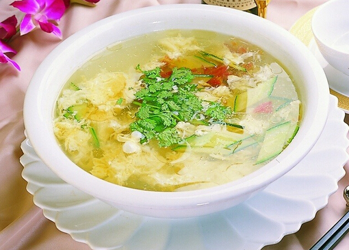 番茄鸡蛋汤的做法:浓汤与清汤两种做法大比拼