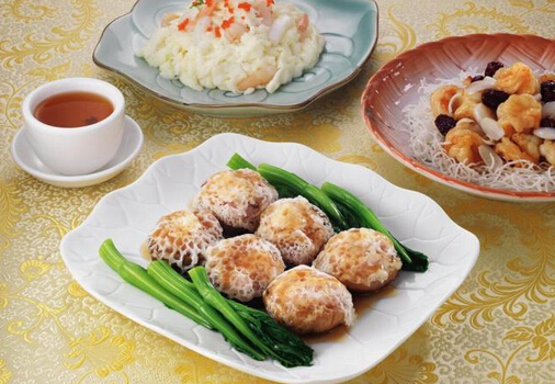 花菇炖竹笙的做法