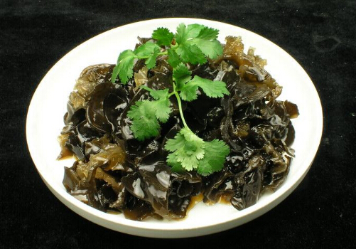 凉拌木耳怎么做才好吃?凉拌木耳的家常做法