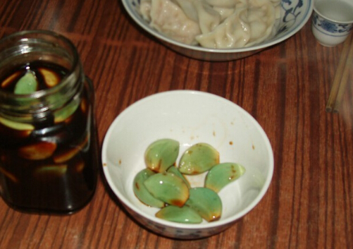 醋泡大蒜的家常做法与健康功效全解