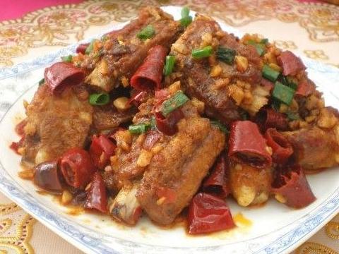 家常麻辣排骨怎麼做才好吃？詳細做法與注意事項