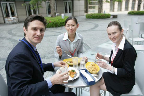 上班族午餐別再湊合 健康飲食建議