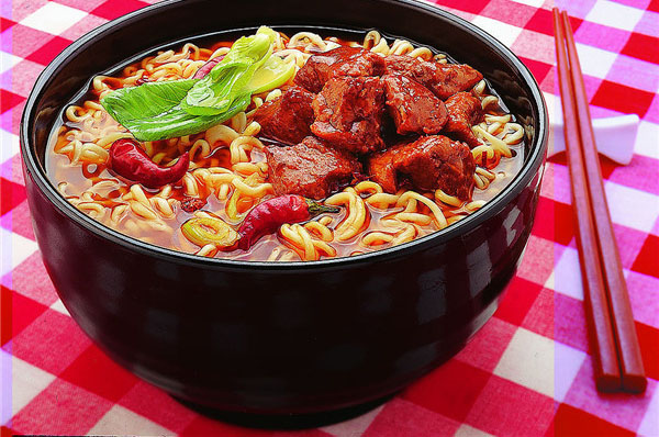 方便面非垃圾食品:營養全面與成分解析
