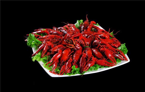 小龍蝦食用安全指南:辨別新鮮度與正確烹調方法