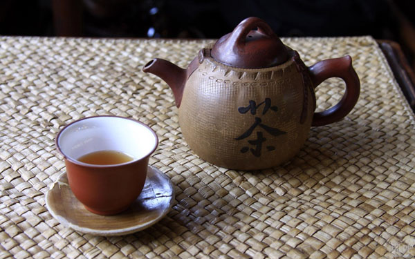 老年人飲茶四禁忌：何時應避免喝茶