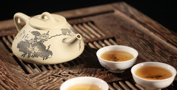 老年人飲茶四禁忌：何時應避免喝茶
