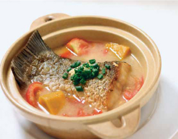 番茄煮魚尾：色澤鮮美、酸爽開胃的家常菜