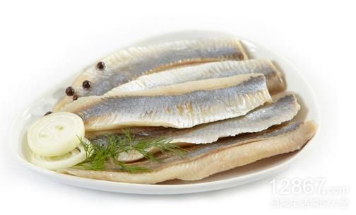 心情低落时吃什么食物可以调节？