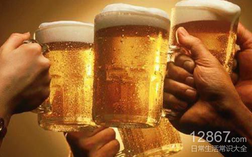 如何喝酒不容易醉?实用技巧与健康飲食建議