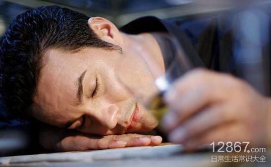 葛根樟木茶真能防醉酒?科学解读其解酒功效