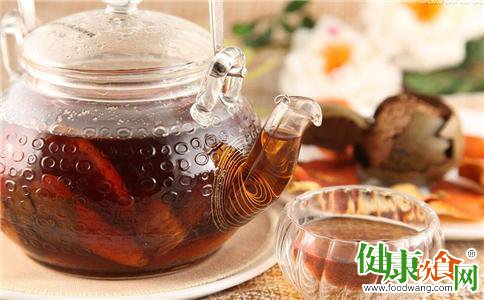 冬季咽喉干痛，飲用羅漢夏枯茶舒缓
