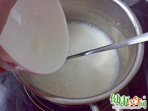 天冷時如何加熱牛奶？四招保留營養與口感