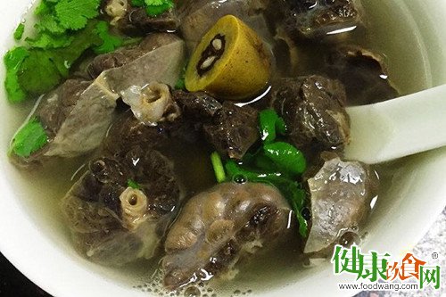 冬日潤燥止咳：橄欖豬肺湯緩解乾燥咳嗽