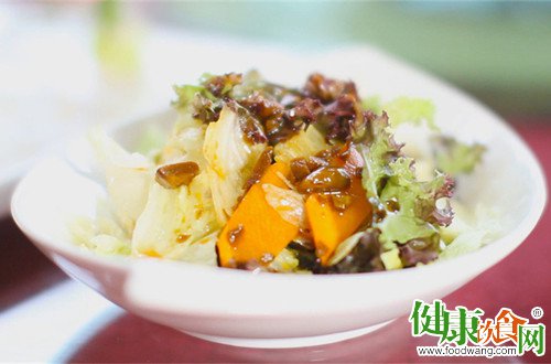 夏日清热消暑食疗方：凉拌茄子与炝拌什锦