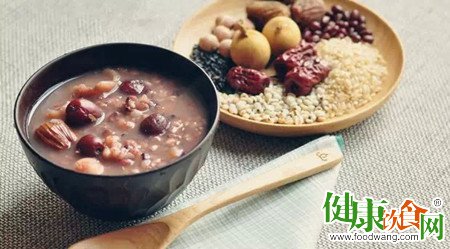 不同人群喝腊八粥的讲究与养生指南