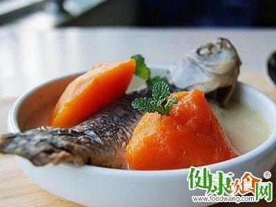 冬季養生湯:鮮美鲫鱼木瓜湯
