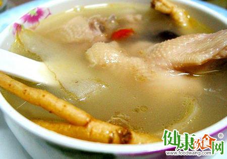 四色溫補雞湯：怕冷族群的手腳冰涼救星