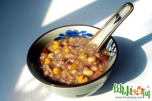 寒冬必看：每天一碗杂粮粥的5大暖身好处