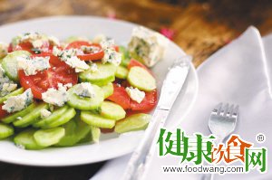 清涼消暑：黃瓜西紅柿沙拉