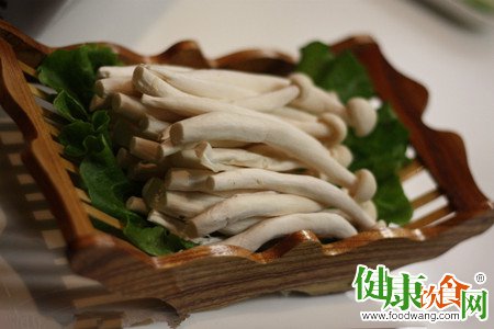 海鮮菇炝豆角:蟹味菇的家常做法