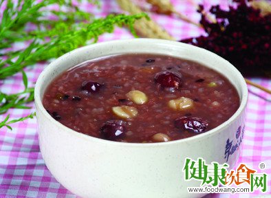 冬季養生粥:冬日三款益身粥品推薦