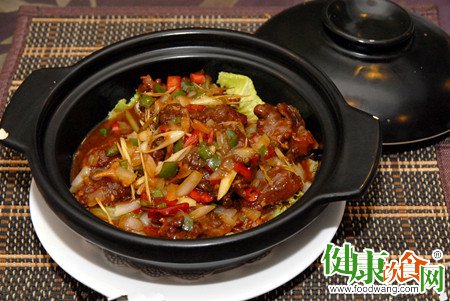 冬季天氣寒冷 砂鍋菜不宜常吃