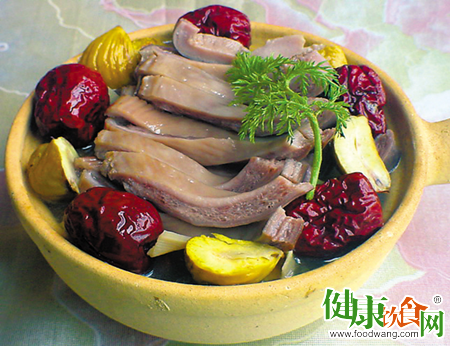 冬日溫燉 栗子豬肚煲