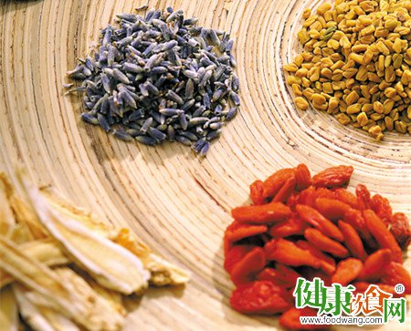 秋季养生两防一补：防秋乏、防秋燥、适当平补