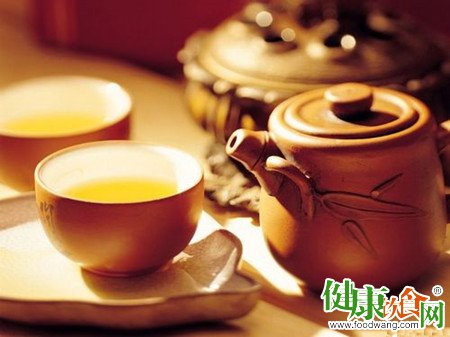 夏季喝茶过浓易“醉”:原因与应对