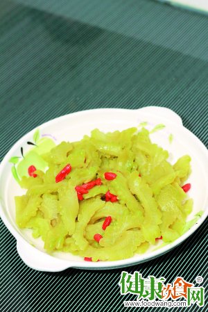 夏日家常美食:冰鎮話梅苦瓜